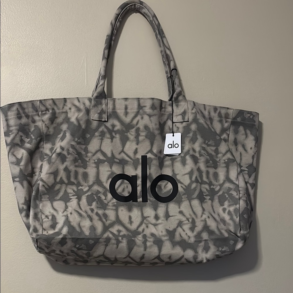 ALO Yoga Gray Patterned Women's Tote Bag